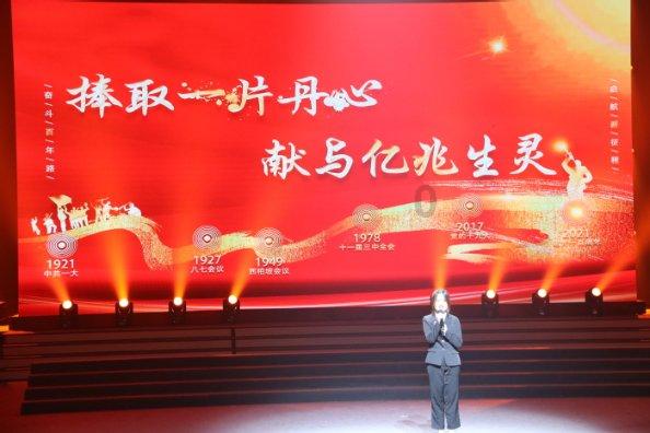 追光 | 十年前那个小姑娘,如何成为郑钦文